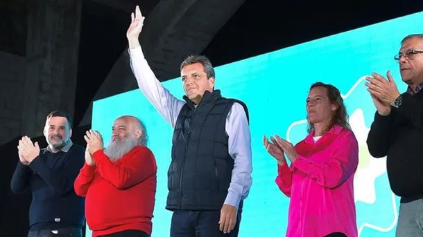 Sergio Massa en Ferro: Si no actuamos con inteligencia podemos volver al 2001 y al 2015