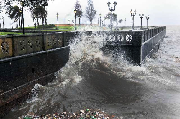 Alerta por fuertes ráfagas de viento en el área metropolitana