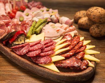 Ofrece una picada de recompensa por el celular  de su mamá perdido en el tren