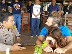 Así encontraron a Alum en Indonesia Así encontraron a Alum en Indonesia