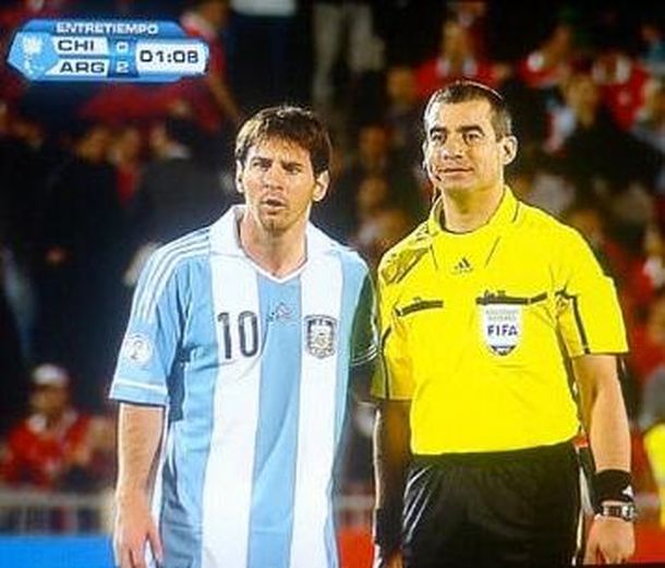 Cholulo: un juez de línea le pidió una foto a Lionel Messi