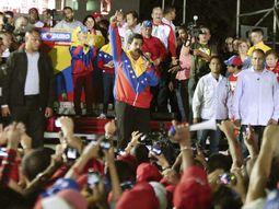 maduro fue elegido presidente en una votacion muy renida maduro fue elegido presidente en una votacion muy renida