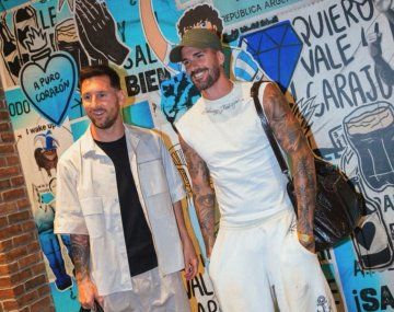 Lionel Messi y Rodrigo De Paul en su arribo a la concentración de la Selección Argentina para el Mundial 2026.