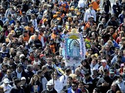 Miles de fieles participan de una nueva Peregrinación a Luján Miles de fieles participan de una nueva Peregrinación a Luján