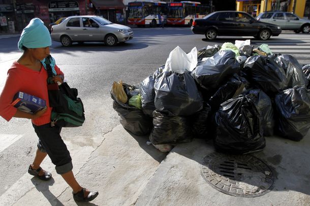 La Ciudad acusó a sindicalistas por la basura en las calles