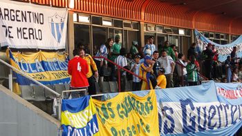 Hinchadas Unidas Argentinas en Sudáfrica 2010 (imagen de archivo) Hinchadas Unidas Argentinas en Sudáfrica 2010 (imagen de archivo)