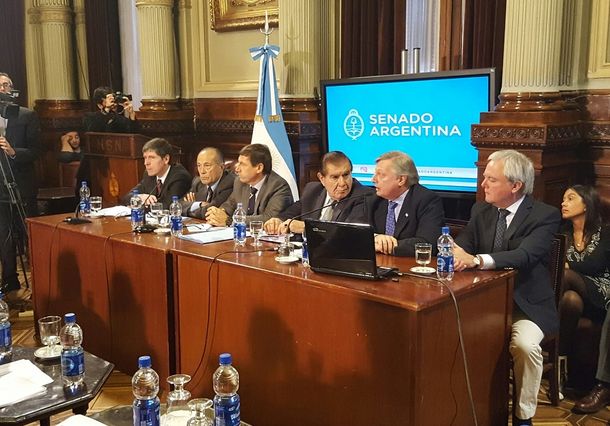 Aranguren justificó el tarifazo: Nos estábamos quedando sin energía