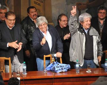 Moyano le reclamó a Cristina imitar la humildad de Evita