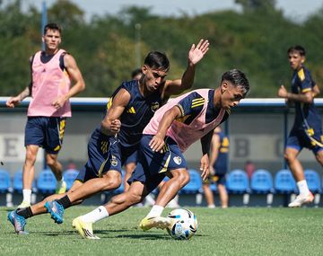Boca llega diezmado a Liniers: los tres delanteros disponibles para Úbeda ante Vélez