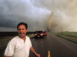mueren cazadores de tormentas en un tornado mueren cazadores de tormentas en un tornado