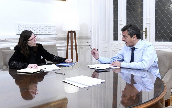 Echaron a la gerenta general del Banco Nación que contrató a una numeróloga