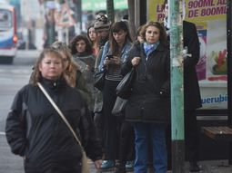 la suba en el transporte le cuesta a un trabajador el 13 por ciento de su sueldo la suba en el transporte le cuesta a un trabajador el 13 por ciento de su sueldo
