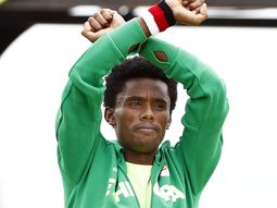 El cruel relato del etíope que fue segundo en maratón