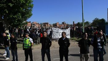 continua la toma en el predio de villa lugano y se espera una nueva instancia de dialogo continua la toma en el predio de villa lugano y se espera una nueva instancia de dialogo