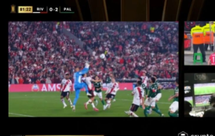 Polémica en el Monumental: el VAR anuló un posible penal para River ante Palmeiras