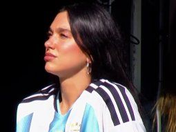 dua lipa en la bombonera para ver el superclasico y con camiseta especial dua lipa en la bombonera para ver el superclasico y con camiseta especial