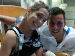 cinthia fernandez presento a las gemelas junto a su pareja cinthia fernandez presento a las gemelas junto a su pareja