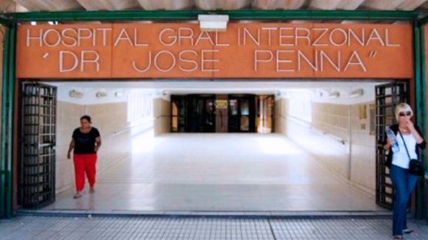 Un mujer mordió a una oficial de policía en un hospital