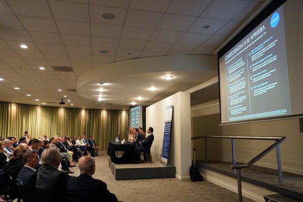 Economistas y empresarios coincidieron en los riesgos del plebiscito contra la reforma de la seguridad social en Uruguay.