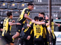 Atento Racing: Peñarol goleó a Nacional y llegará entonado a la Libertadores 