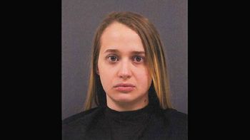 arrestaron a una mujer por tener sexo con un perro salchicha arrestaron a una mujer por tener sexo con un perro salchicha