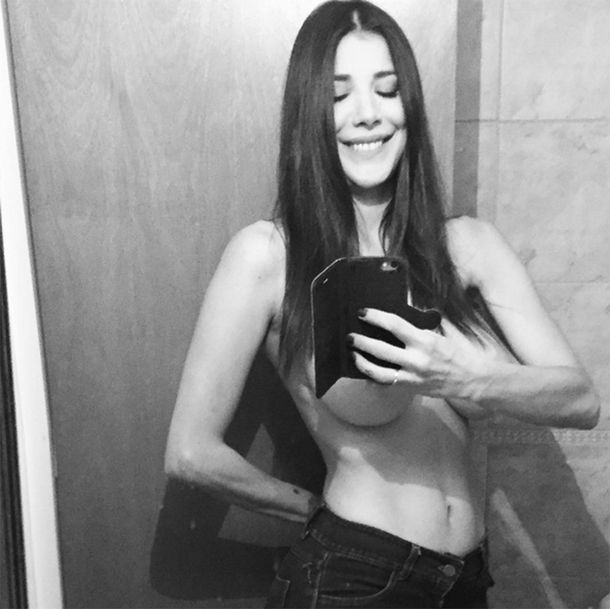 Andrea Rincón publicó una foto hot en las redes: ¿a quién se la dedicó?