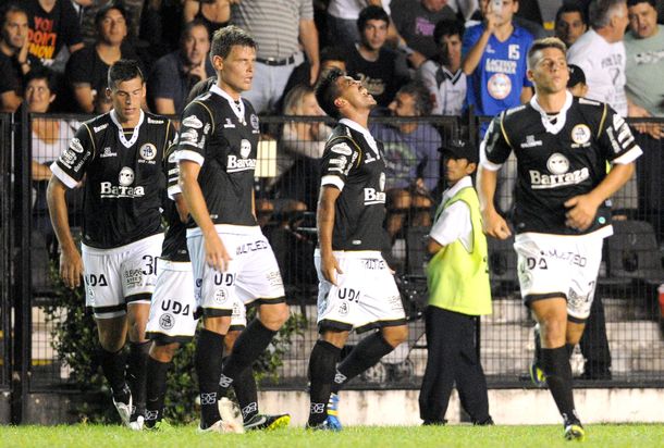 River se durmió y All Boys en una ráfaga se llevó un partido vibrante