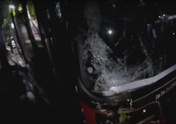 Balvanera: choque entre un colectivo y un camión dejó cuatro heridos