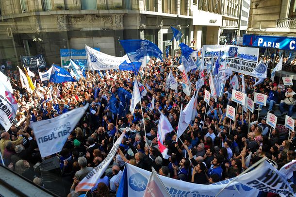 La Corte ratificó que sólo los gremios tienen derecho a promover huelgas