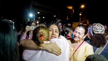 María Pérez, una de las detenidas en 2014, abraza a sus familiares luego de su liberación María Pérez, una de las detenidas en 2014, abraza a sus familiares luego de su liberación