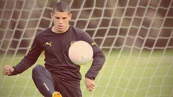 cocca sumo un nuevo delantero para su racing cocca sumo un nuevo delantero para su racing