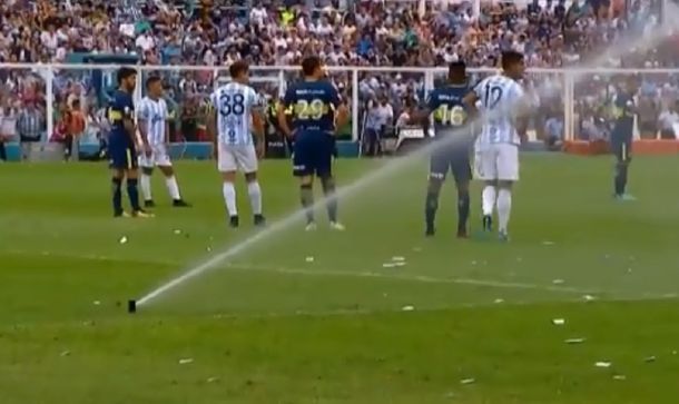 Atlético Tucumán vs Boca se interrumpió por los regadores