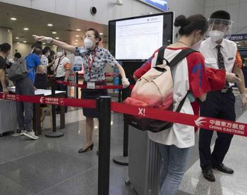 Beijing cancel&oacute; m&aacute;s de 1.200 vuelos tras el aumento de casos de coronavirus