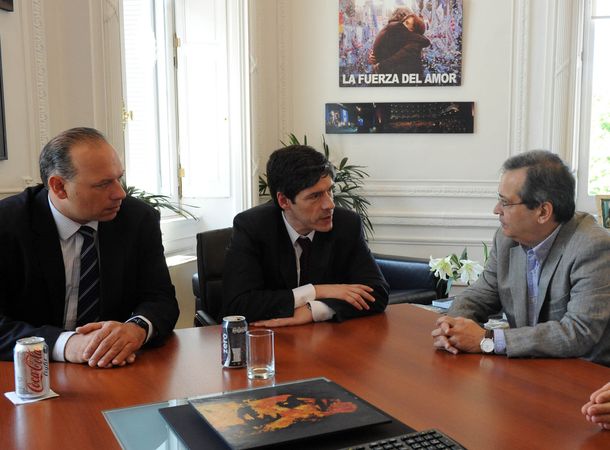 Cantero: La Presidente se puso a disposición