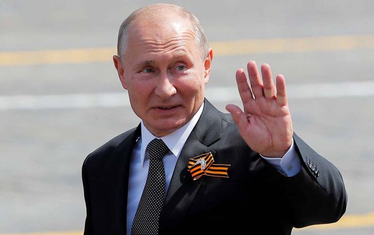 Vladimir Putin recibió la primera dosis de la vacuna contra el coronavirus