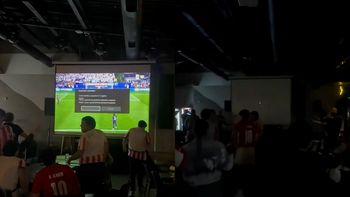 Video: el problema técnico en un bar de Paraguay durante el penal del triunfo que volvió viral Video: el problema técnico en un bar de Paraguay durante el penal del triunfo que volvió viral