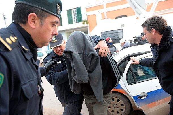 Trasladaron al presunto autor material del crimen de los dos comerciantes