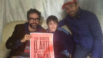 la emotiva foto de liniers junto a juan, el chico que se volvio viral en youtube la emotiva foto de liniers junto a juan, el chico que se volvio viral en youtube