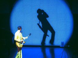 conociendo rusia solo en el gran rex: mateo sujatovich, un domador de sombras conociendo rusia solo en el gran rex: mateo sujatovich, un domador de sombras