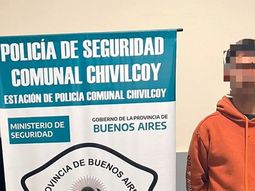 Candidato de Milei fue detenido por vandalizar publicidad electoral