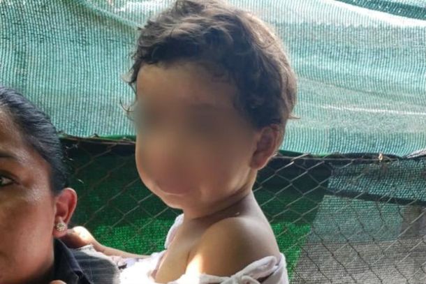 Detuvieron a una pareja que golpeó y quemó a sus tres hijos en Florencio Varela
