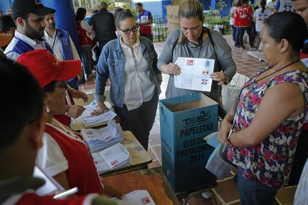 El Salvador y Costa Rica no lograron definir presidentes