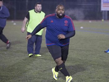 Fútbol para todos: crean la primera Liga para futbolistas obesos
