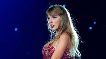Taylor Swift sacó nuevo disco con 31 canciones
