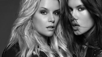 la sueca y su amiga holandesa, infartantes la sueca y su amiga holandesa, infartantes