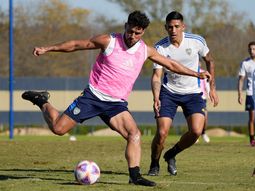 Boca estrenará camiseta y en las redes se quejaron: Parece un pijama