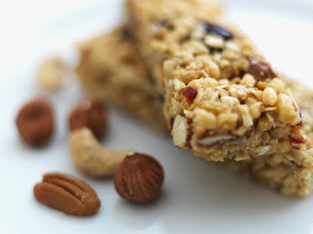 ¿Cuáles son los 15 alimentos saludables que pueden atentar contra tu dieta?