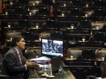 Sin la oposición, Capitanich brindó su informe de gestión