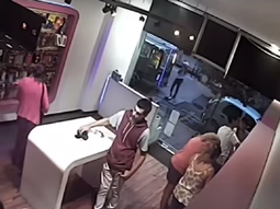 Robó dos parlantes en segundos en Mar del Plata Robó dos parlantes en segundos en Mar del Plata