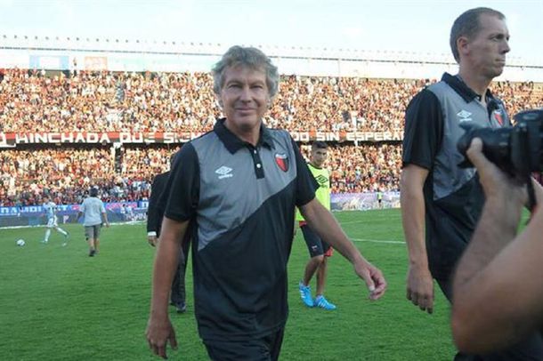 Tras el empate ante Huracán, Colón se quedó sin entrenador